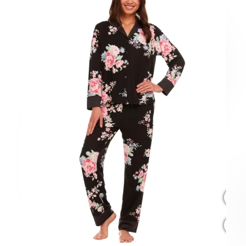 Black and Pink Floral Pajama Set with Long Sleeves 🌷 - Picture 2 of 7